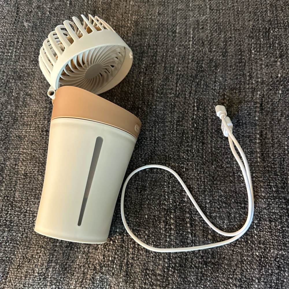 Car fan portable rechargeable with misting function - Picture 2 of 2